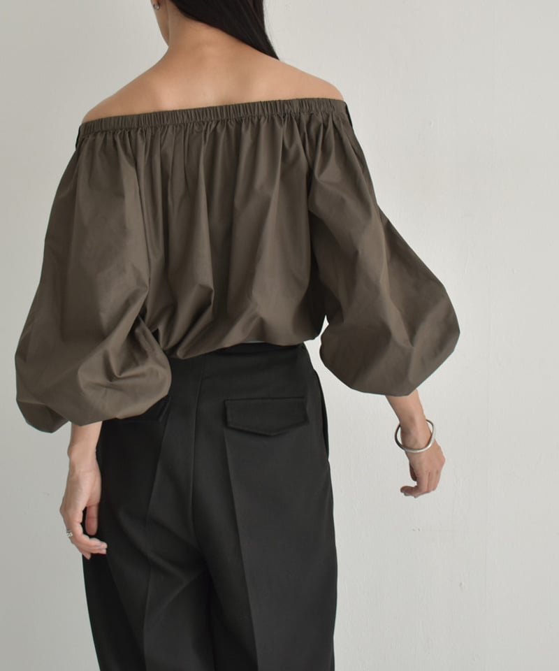 tops-12006 オフショルダー ブラウス モカブラウン | L a v i s h G