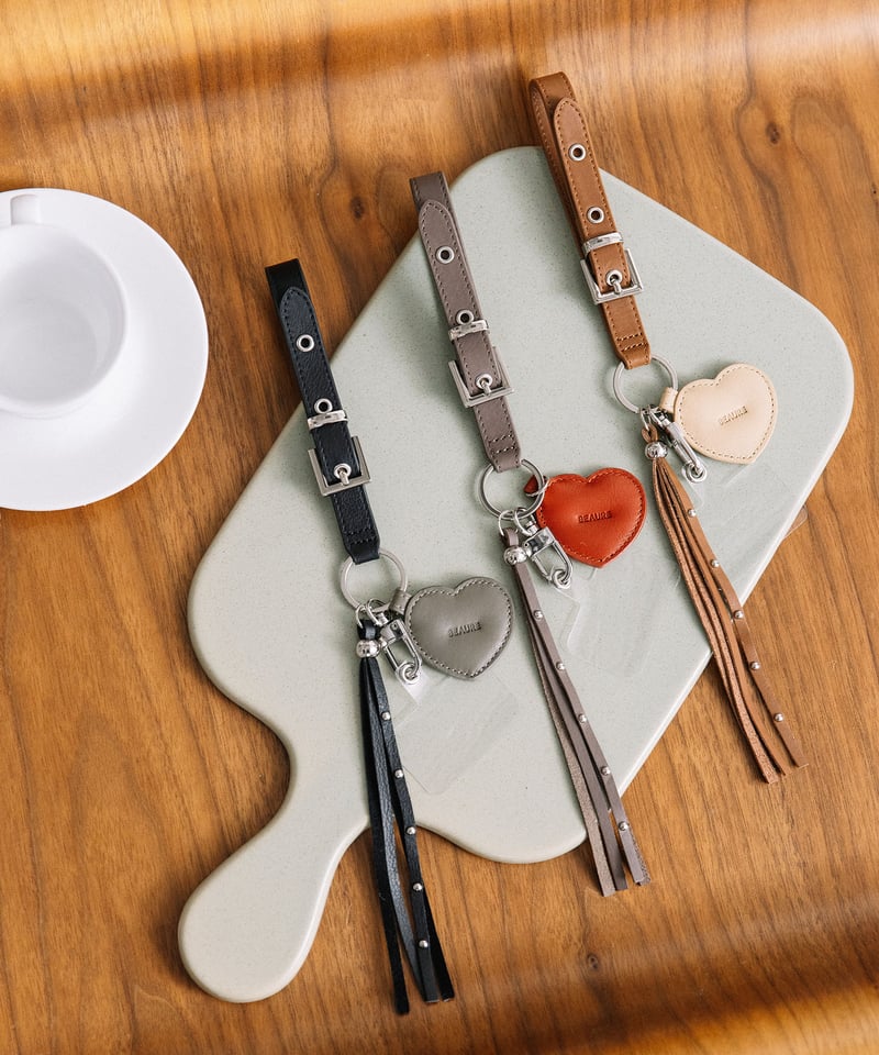 B-26108】BEAURE ハート レザー ストラップ チャーム | BEAURE OFF