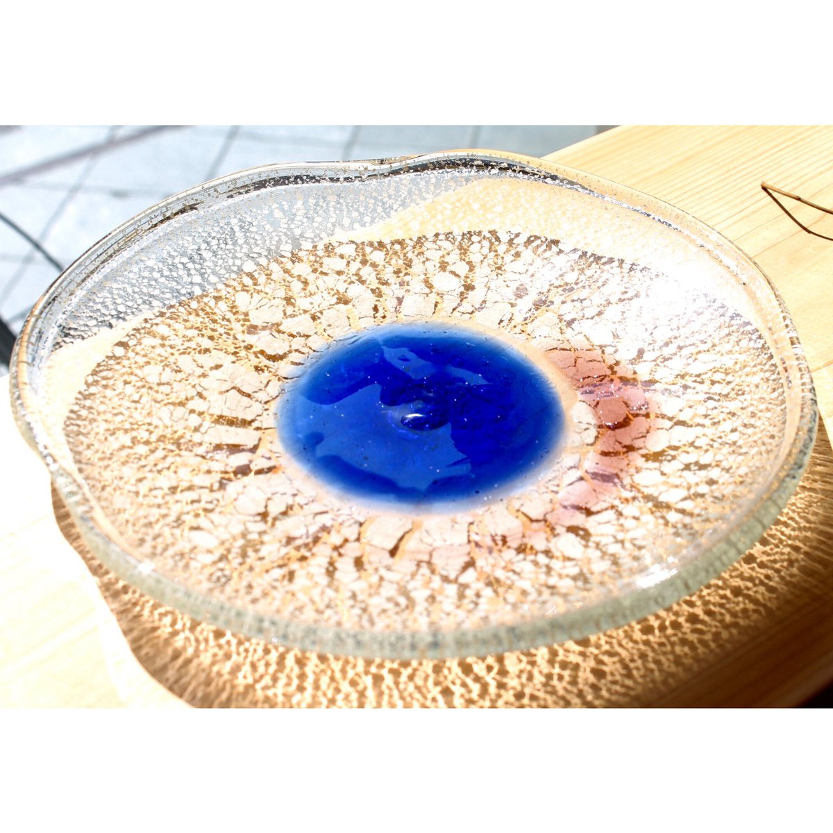 沖縄 琉球ガラス 稲嶺盛吉氏 土紋中色中皿 宙吹きガラス工房虹≪送料