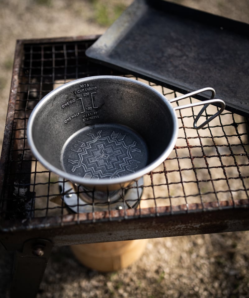 VINTAGE BLACK SIERRA | old mountain