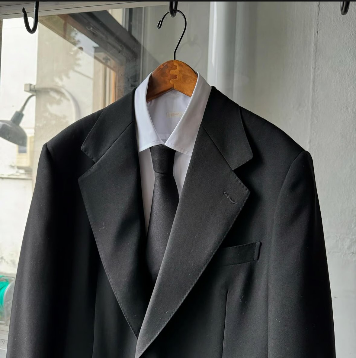 COMOLI ツイル ドレスシャツ | Less Higashikawa