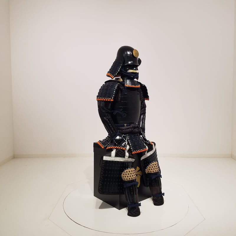 O-050】紺糸威黒艶消鋲綴二枚胴具足（頭形兜） | 甲冑工房丸武