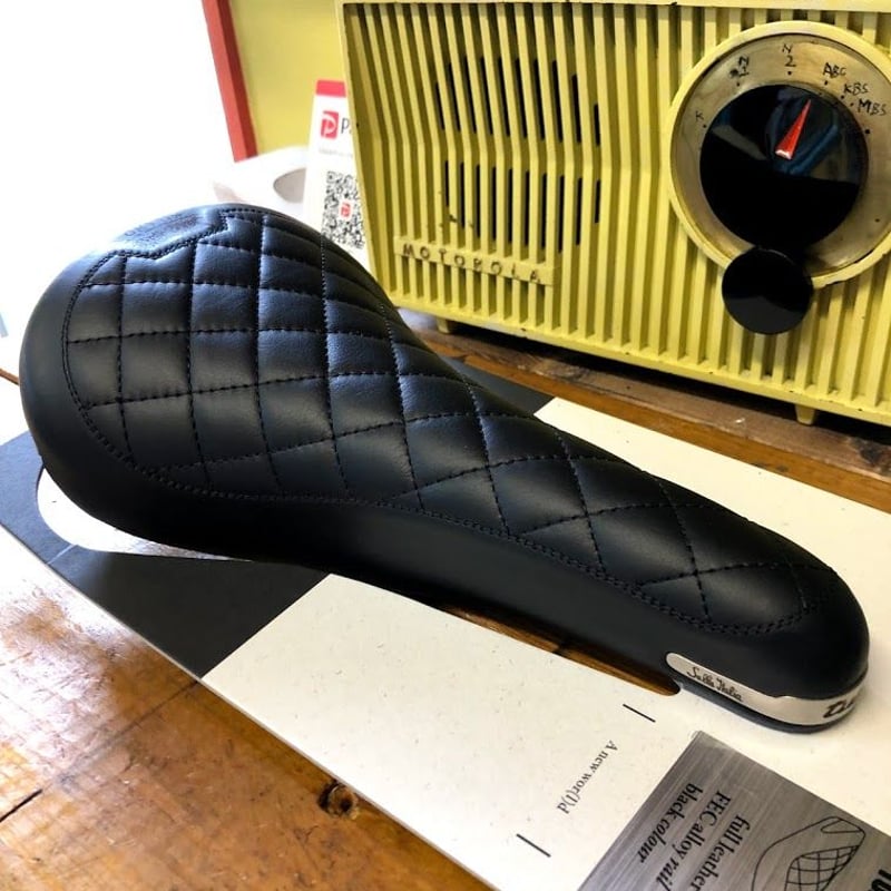 Sella Italia ：MILANO TURBO Bonnie セライタリア ミラノシリー