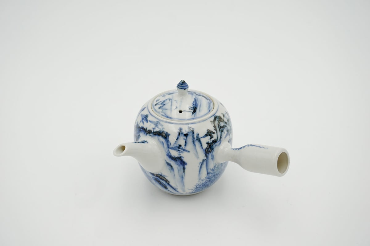 万象窯｜急須 山水図 - 染付 | セラボクタニ公式オンラインショップ