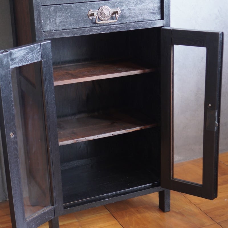 古いキャビネット 収納棚 木製 黒 食器棚 古家具 古道具 アンティーク