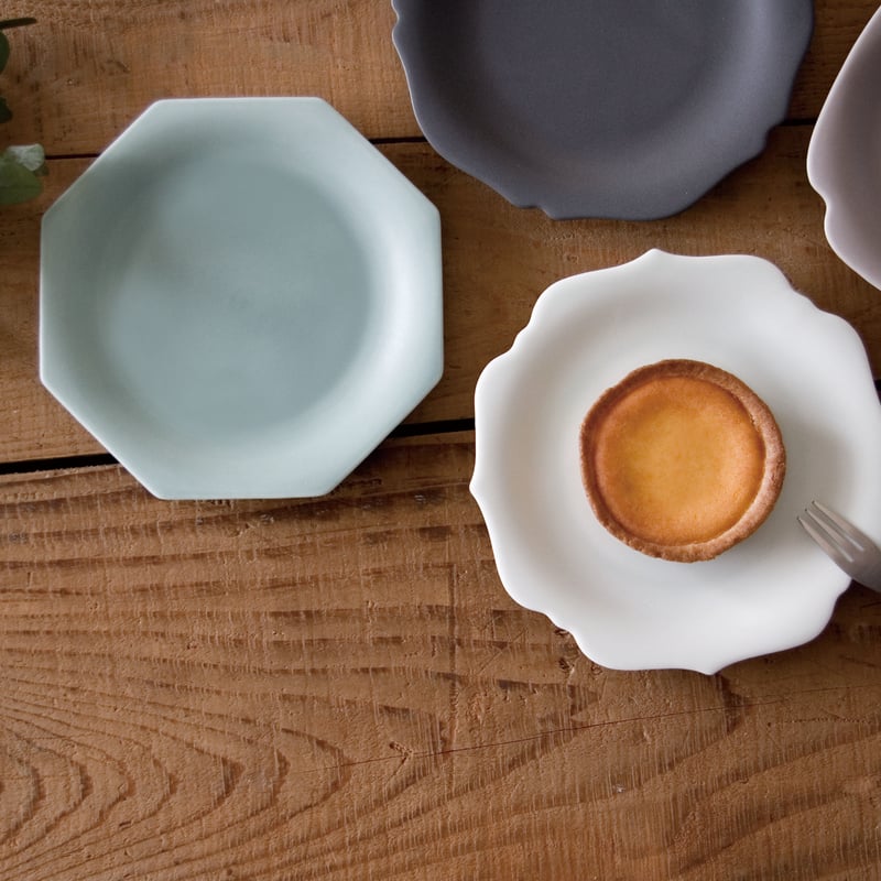 meimei-ware 16.5取皿 八角（青磁マット） M44204 | 小田陶器