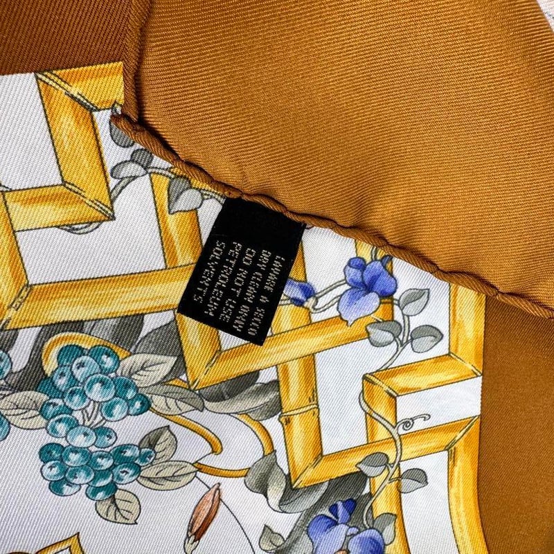 グッチ GUCCI フラワー 花柄 大判スカーフ シルク100パーセント 植物