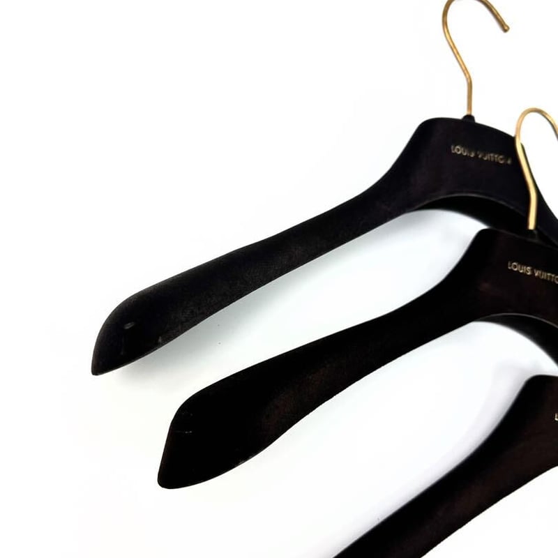 ルイヴィトンハンガー LV ベロアハンガー 3本セット ブラック 黒