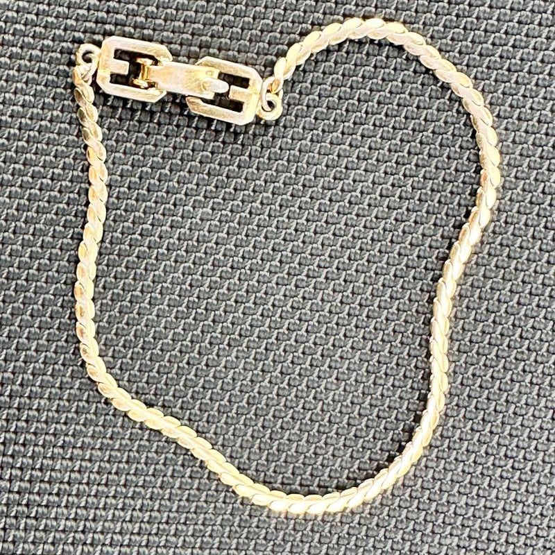 GIVENCHY ジバンシィ 喜平 チェーンゴールドカラー ブレスレット Gロゴ