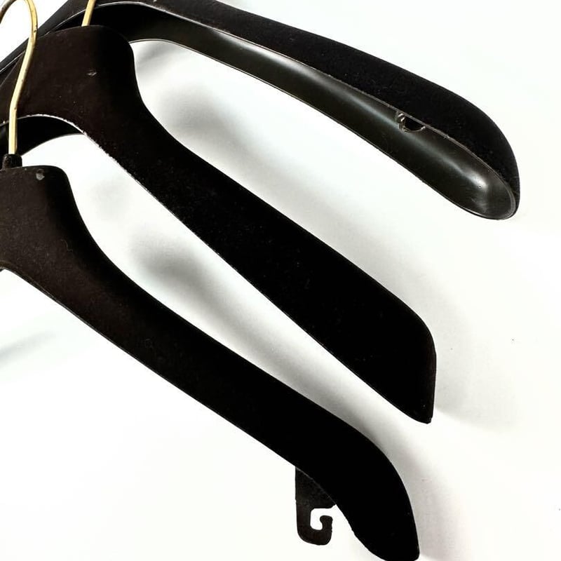 ルイヴィトンハンガー LV ベロアハンガー 3本セット ブラック 黒