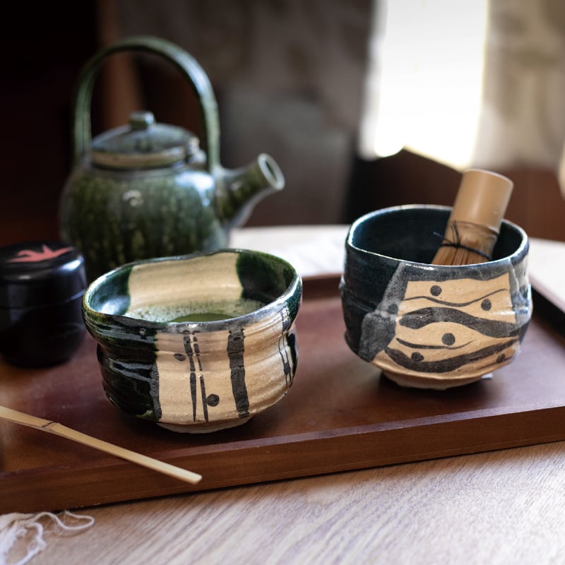 絵織部・黒織部 抹茶盌（木箱）［ギフト］ | AWASAKA