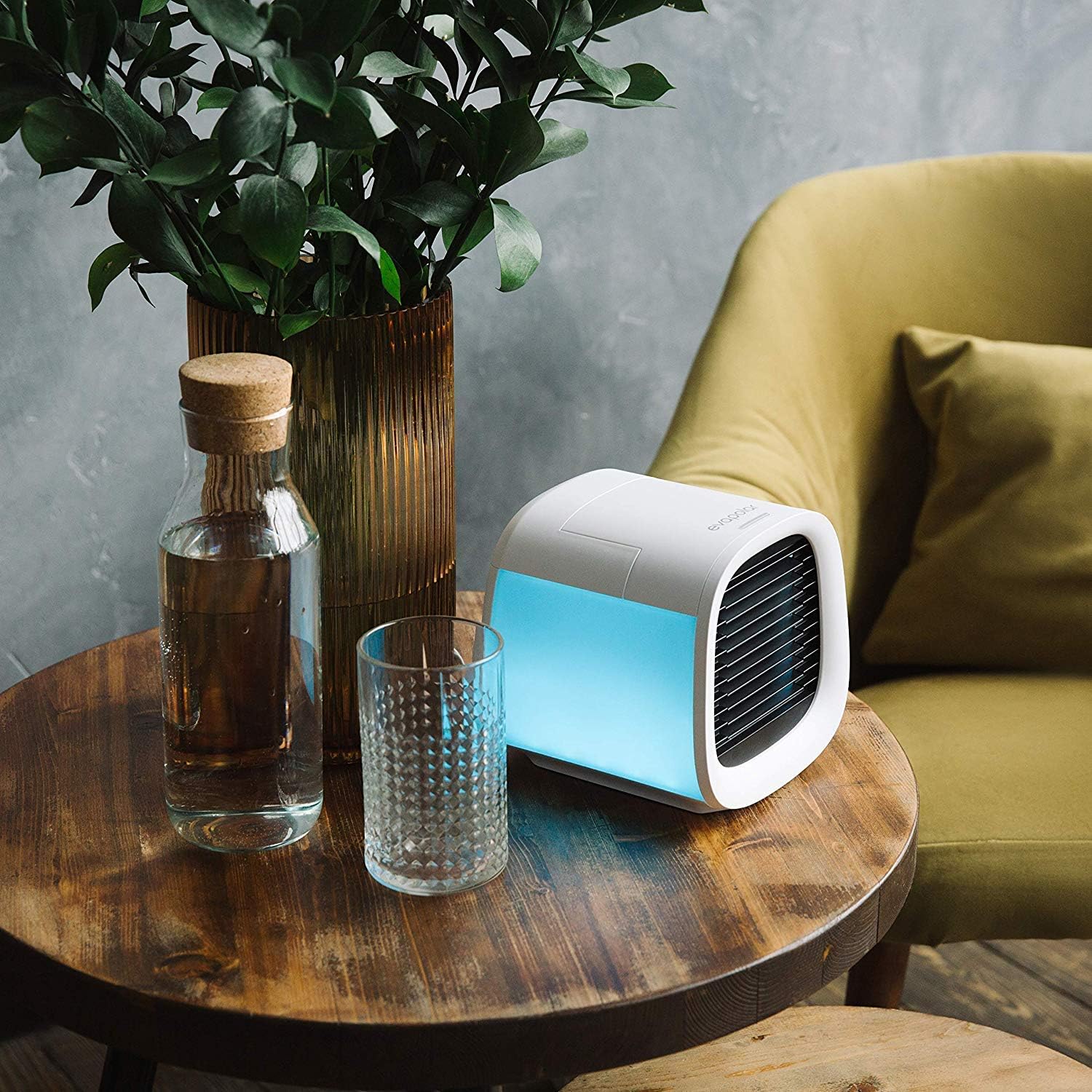 軽量・省エネでデスク周りを適度に冷却・加湿・空気清浄できる