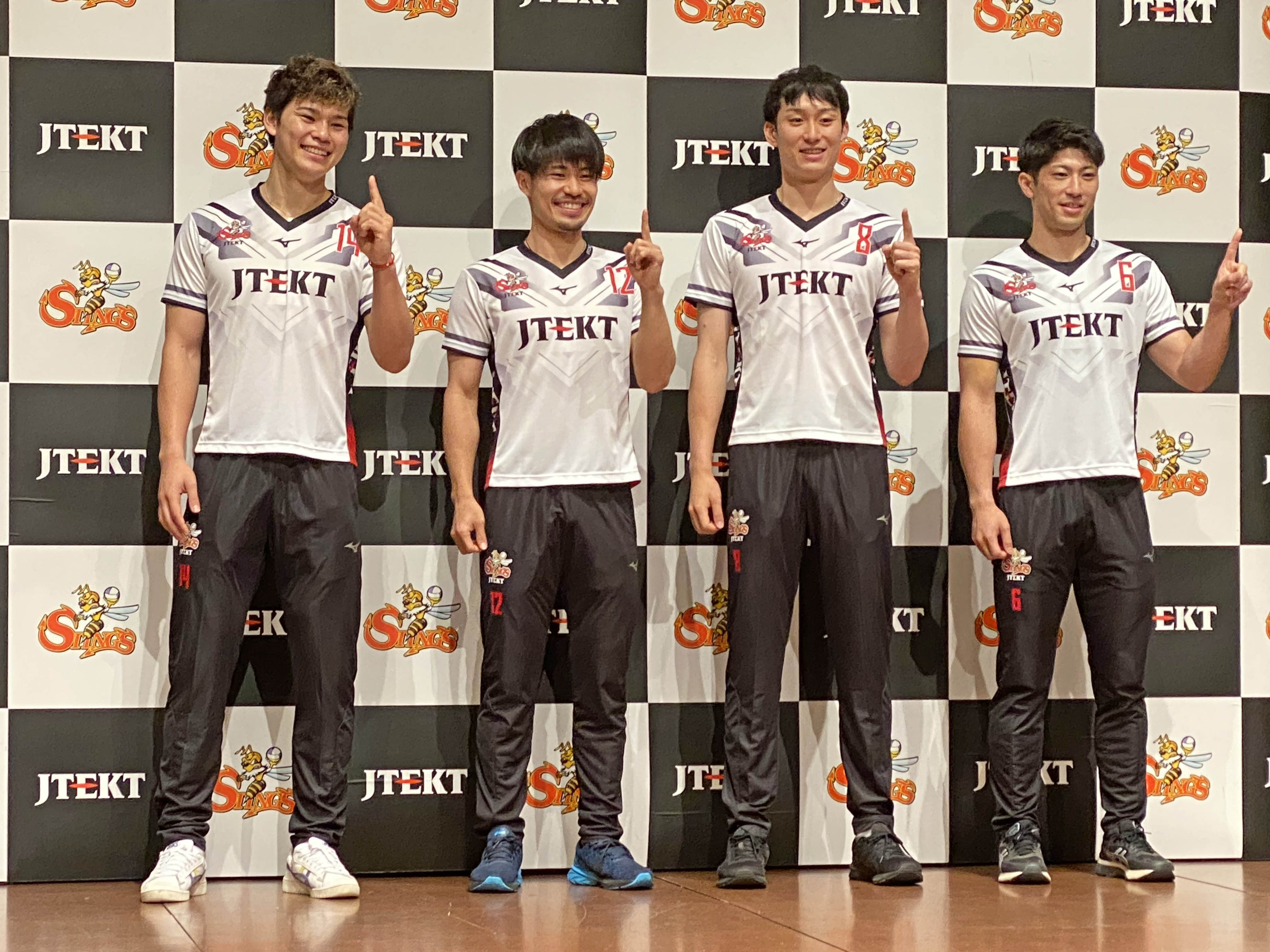 バレーボール】ズラリと肩を並べたスターたち！ Vリーグのジェイテクト