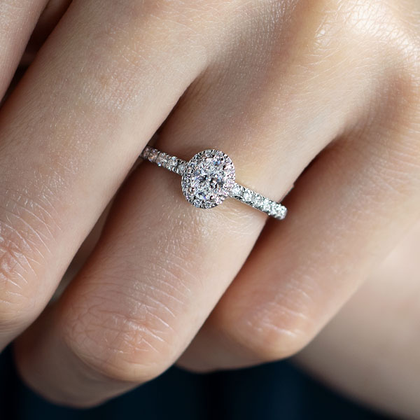 PT950 ルシーダ オーバルカット ダイヤモンド エタニティタイプ