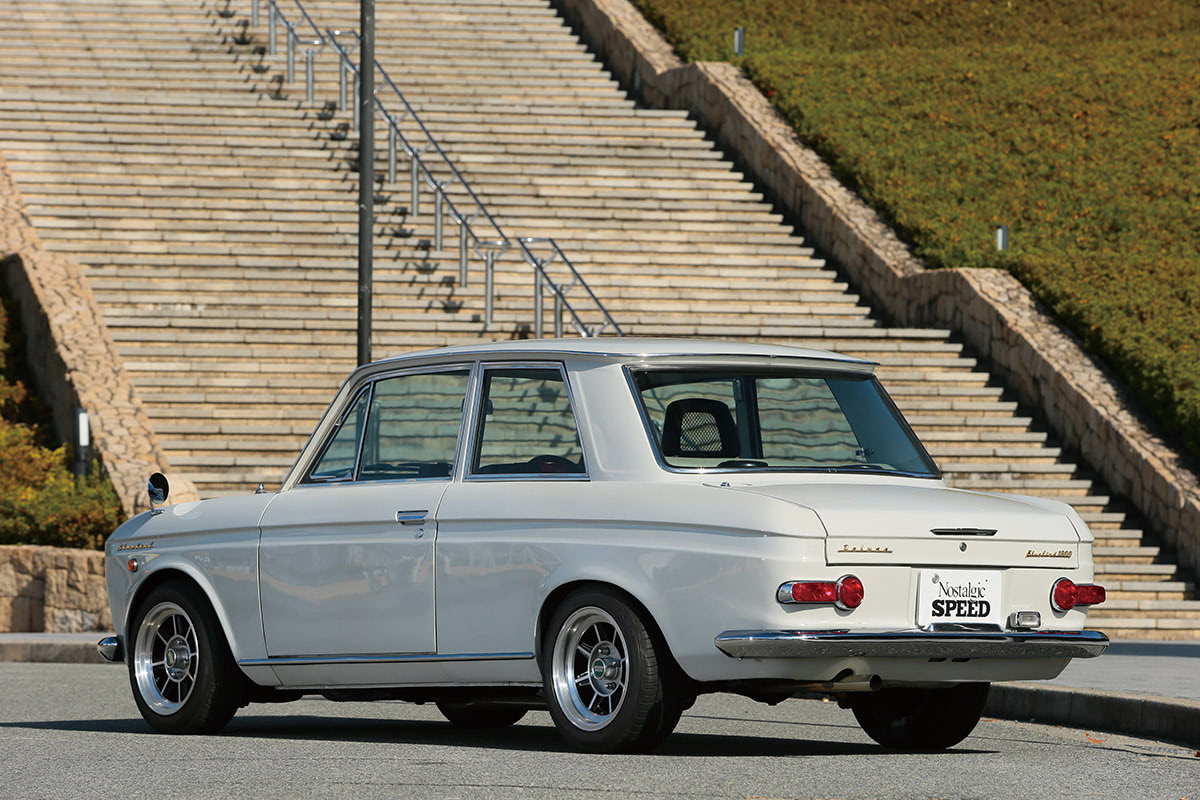 A15型をスワップした希少な2代目2ドアセダン【1】1966年式 日産 ブルー
