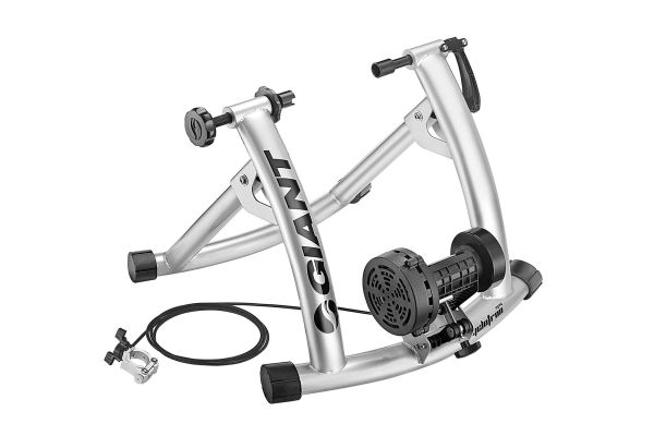 Indoor cycling trainer for winter sessions, featuring magnetic