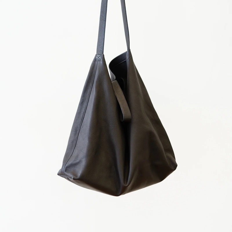 Aeta(アエタ)の新作、Double Faced Shoulder Tote L(DA54)/Blackのご