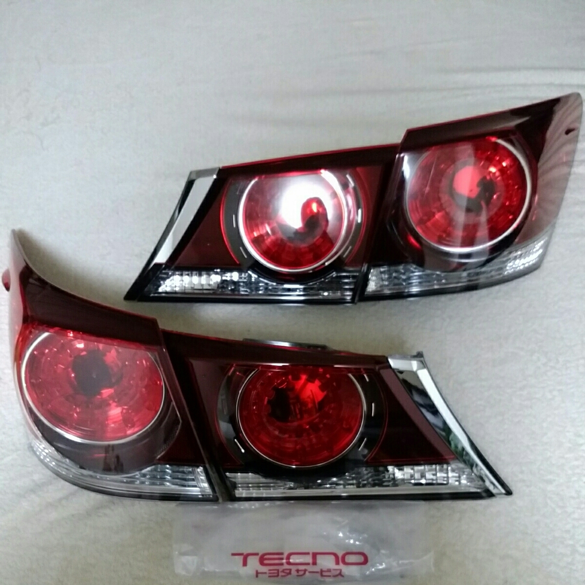 クラウンアスリート GRS210 右テール 外側 後期 トヨタ純正 AWS210