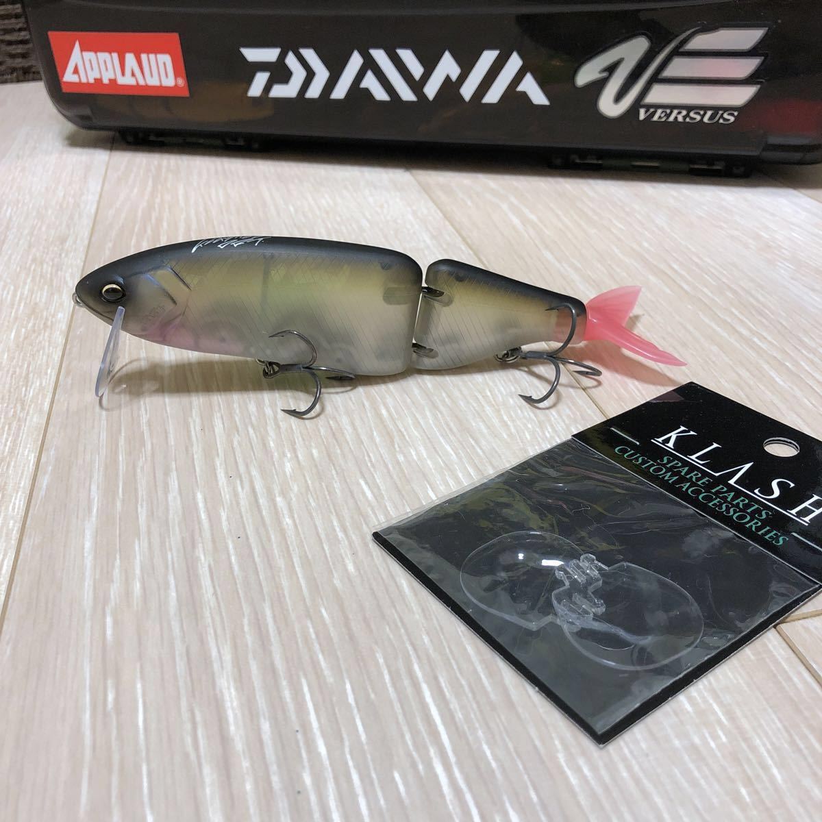 美品】DRT タイニークラッシュ Low ゴーストチェリーアユ 香西釣具