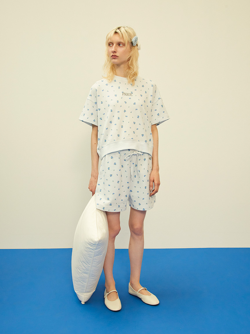 オフィシャル・直営店舗限定】小花柄裏毛プルオーバー＆ショートパンツ