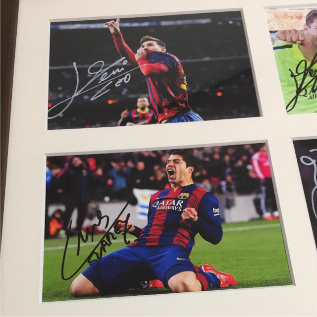 直筆サイン】 アラウホ FCバルセロナ アームバンド 2025年最新