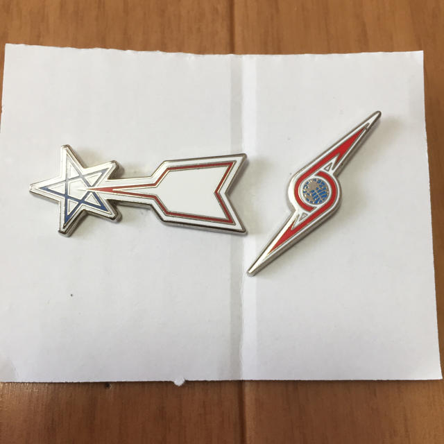 ウルトラマン ウルトラ警備隊ピンバッチ 2種セットの通販 by ひおっこ