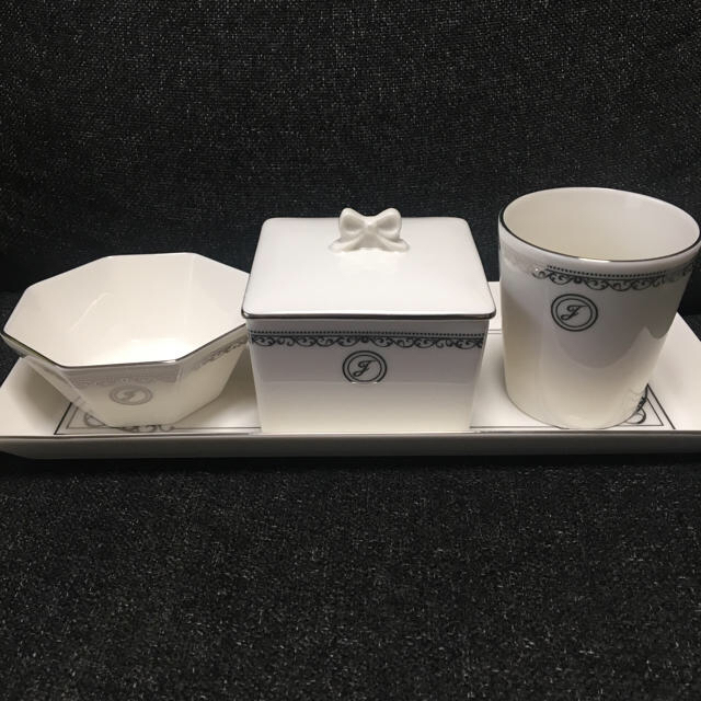 JILLSTUART - 値下げ【新品未使用】JILL STUART 陶器トレイ ノベルティ