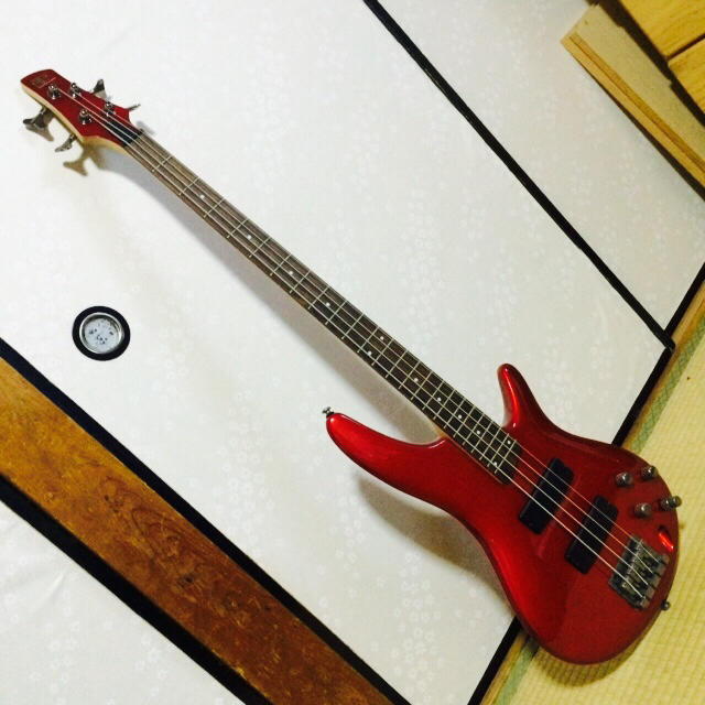 赤ベース🎸の通販 by ねね⑅˚ プロフ&商品説明必読｜ラクマ