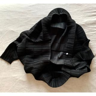 PLEATS PLEASE ISSEY MIYAKE（ボレロ）のフリマアイテム一覧