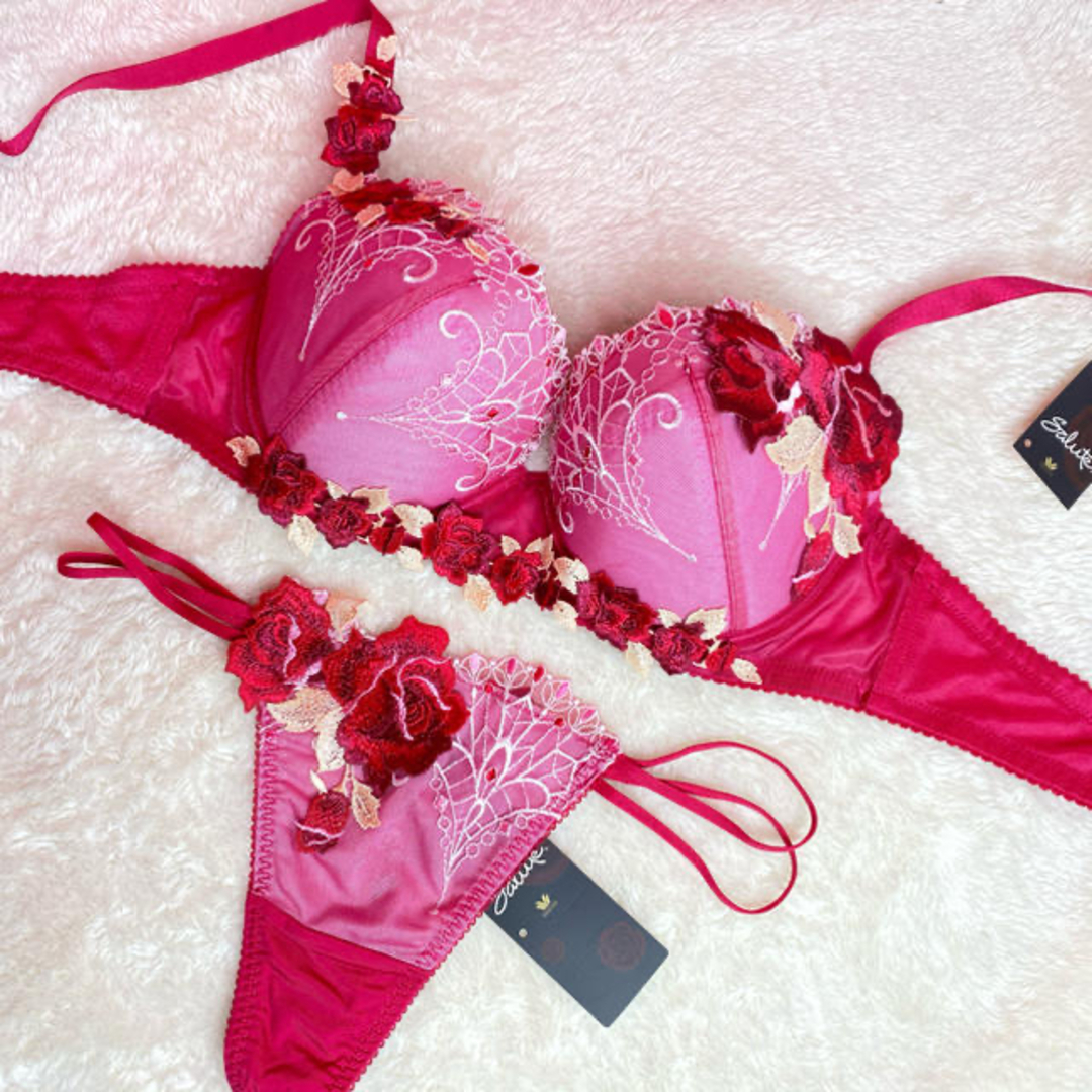 Wacoal - サルート 62グループ リガ E75&ソングM REの通販 by 春水's