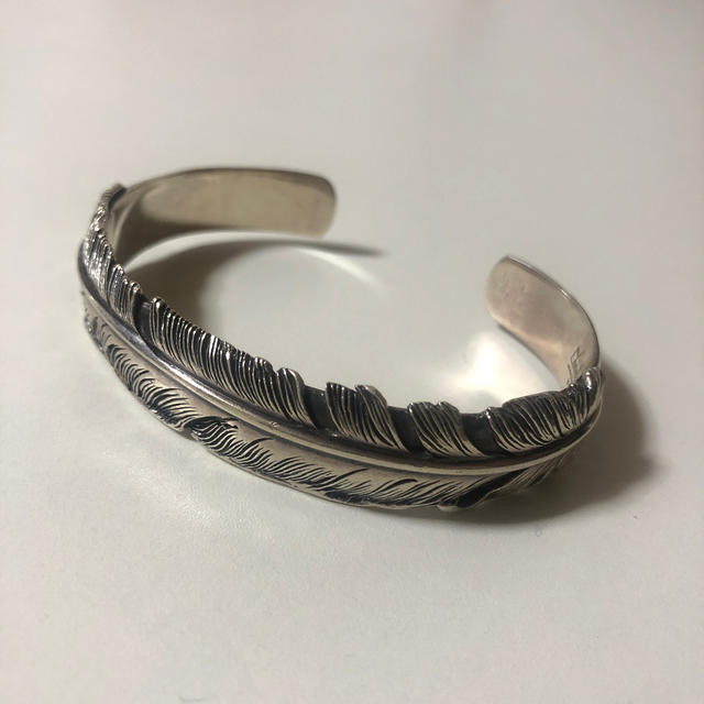 SAAD フェザーバングルの通販 by n shop｜ラクマ