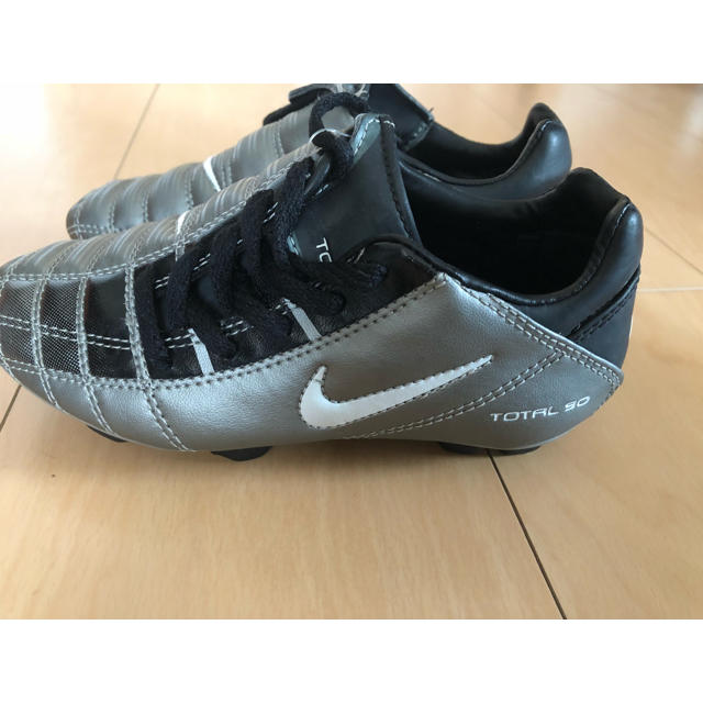 NIKE - 新品未使用！ナイキ トータル90 スパイクの通販 by