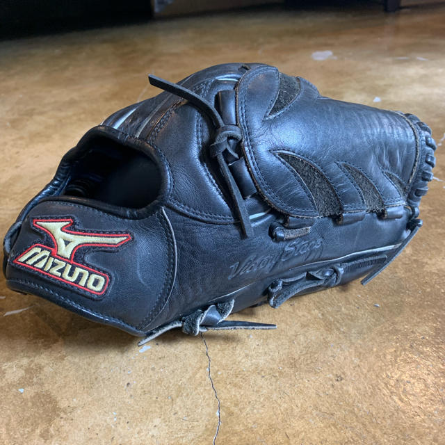 MIZUNO - ミズノ ビクトリーステージ 軟式用 投手、内野手の通販 by