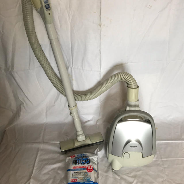 三菱 - Mitsubishi 中古 紙パック式 掃除機の通販 by カネゴンshop