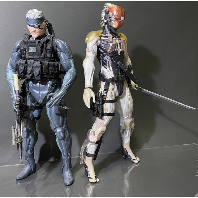 MEDICOM TOY - RAH メタルギア ソリッド4 オールド・スネーク＆雷電の