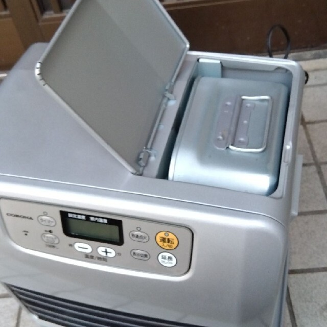 コロナ - コロナ石油ファンヒーター2011年製品の通販 by やまさんです