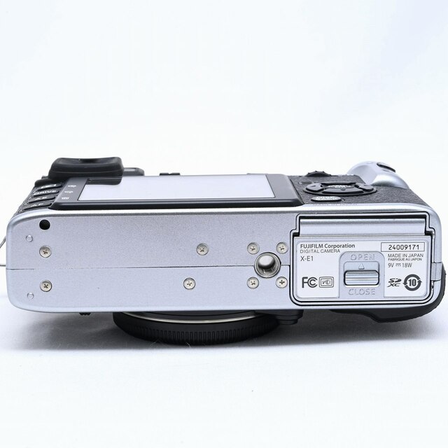 FUJIFILM X-E1 ボディ シルバー FX-X-E1S FUJIFILM ミラーレス一眼レフ