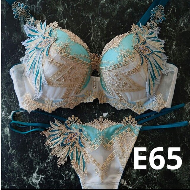 Wacoal - サルート79G E65 & ソングM BEの通販 by ちゃこ's shop