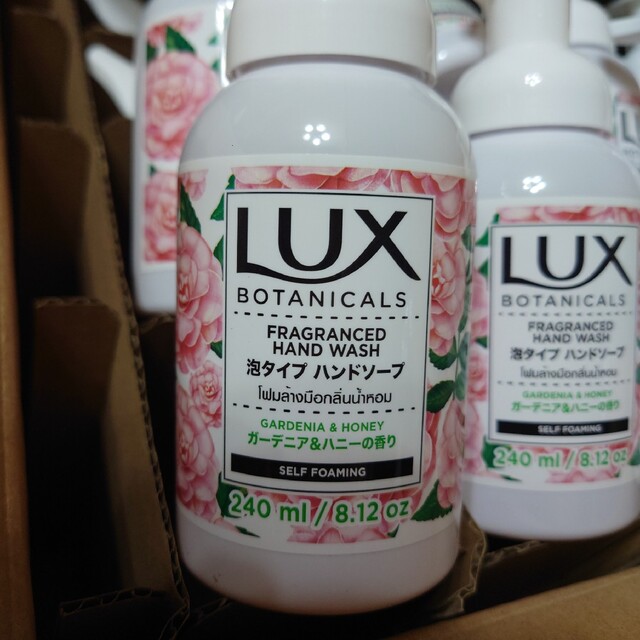 LUXラックス泡タイプハンドソープ ハンドソープの通販 by りな's shop