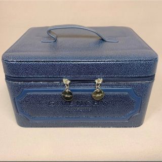 GIVENCHY（メイクボックス）のフリマアイテム一覧