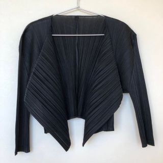 PLEATS PLEASE ISSEY MIYAKE（ボレロ）のフリマアイテム一覧