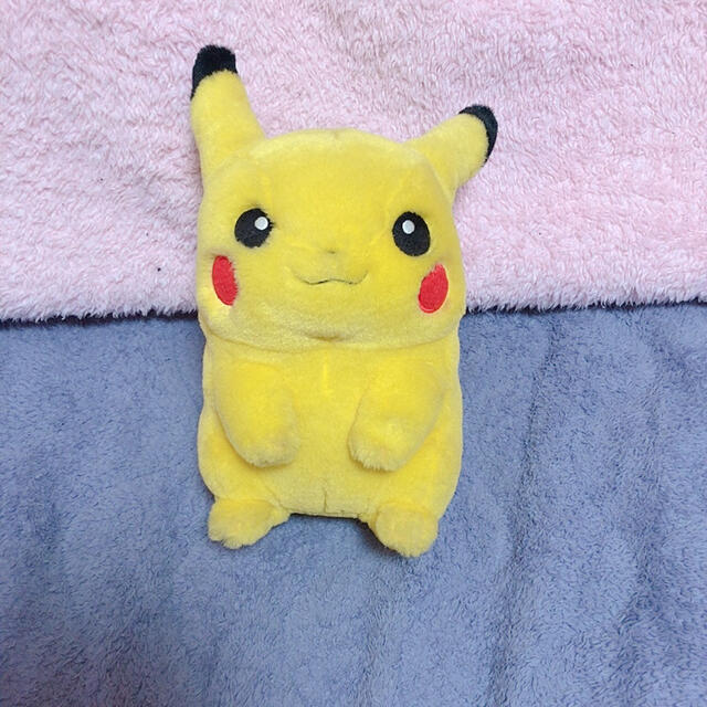 ピカチュウ 2001年 ぬいぐるみの通販 by キラキラ｜ラクマ