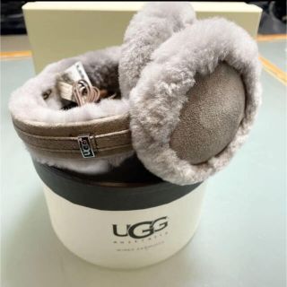 UGG（イヤーマフ ・ グレー/灰色系）のフリマアイテム一覧
