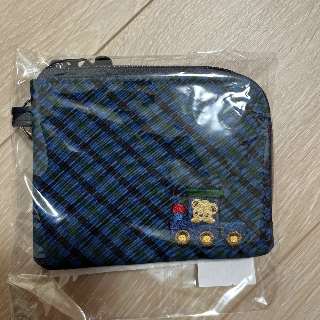 familiar - ファミリア パスケースの通販 by ぴよちゃん's shop