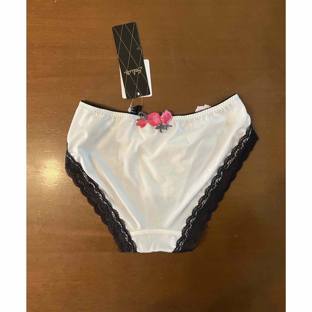 Wacoal - 新品未使用サルート 91グループ C70 IVブラ&ショーツ&ソング