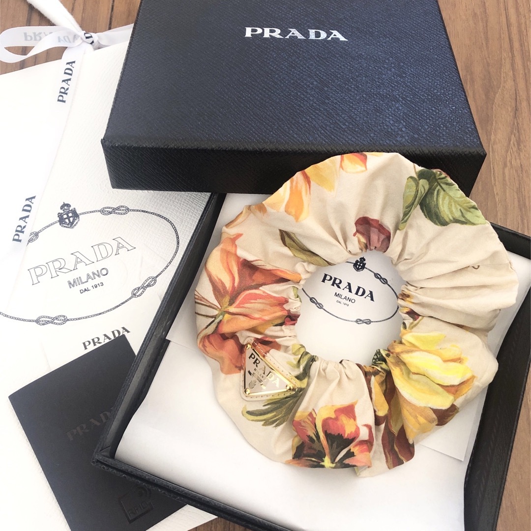 PRADA - プラダ シュシュの通販 by Cherry's shop｜プラダならラクマ