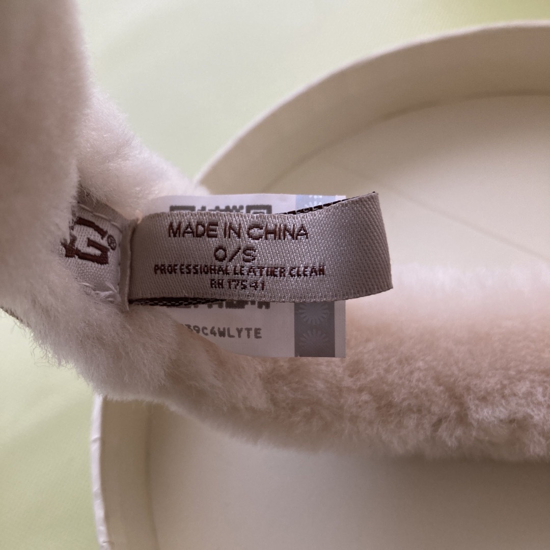 UGG - 【箱付き】UGG イヤーマフの通販 by M's shop｜アグならラクマ