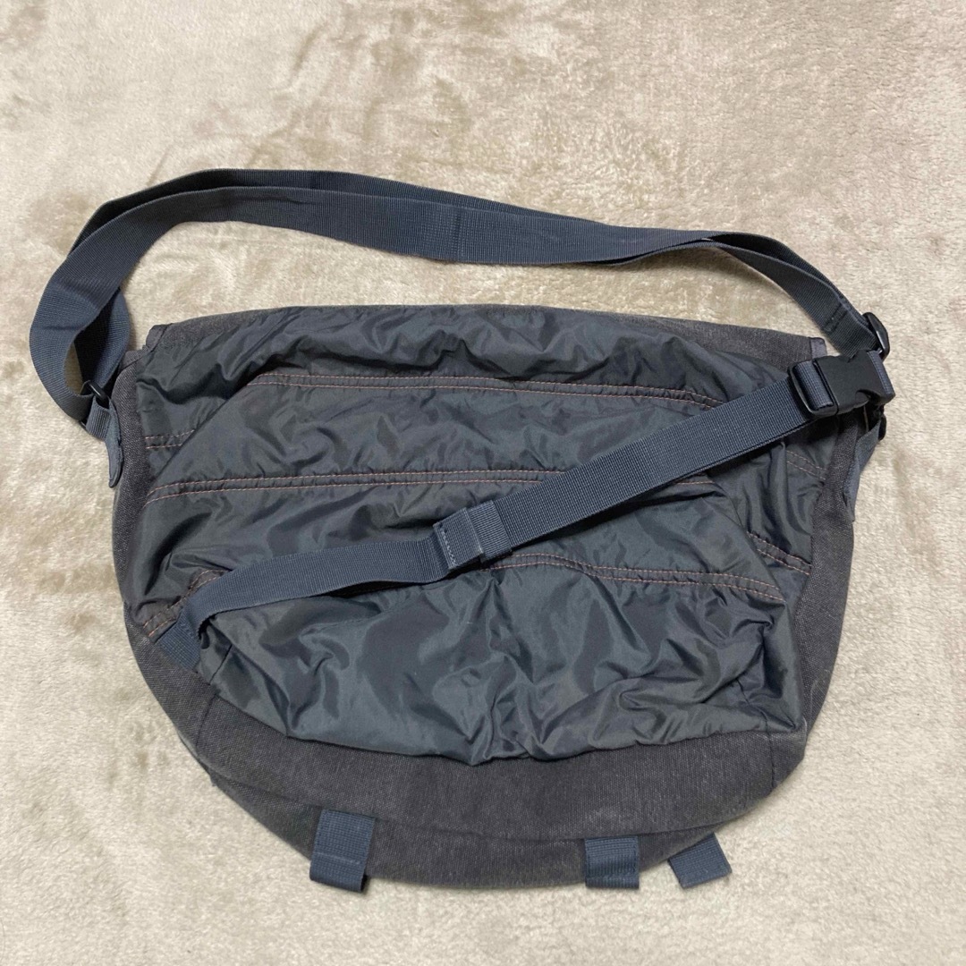 NIKE ナイキ メッセンジャーバッグ ロゴ刺繍 Y2K 黒