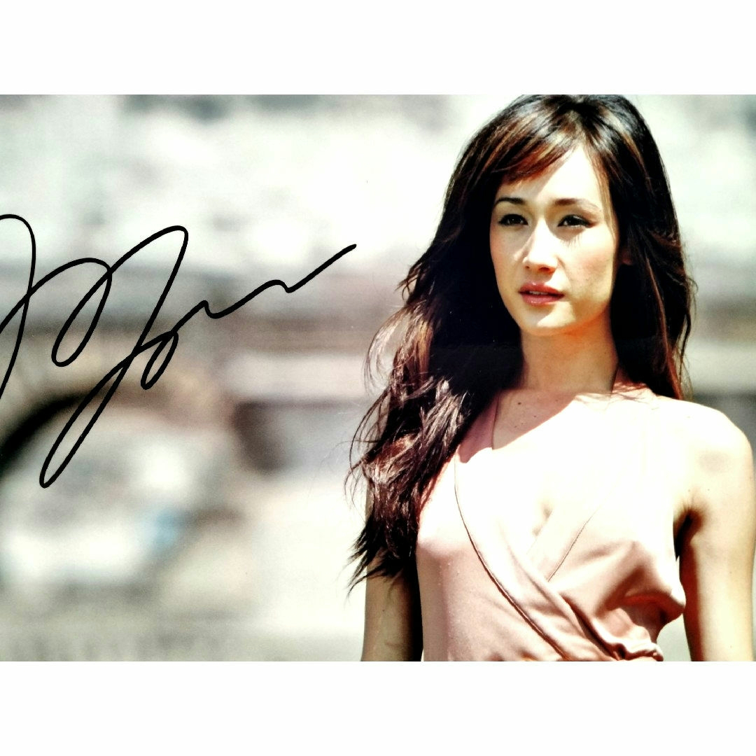 マギー・Q直筆サイン入り超 特大写真…サバイバー/宿命の大統領…Maggie