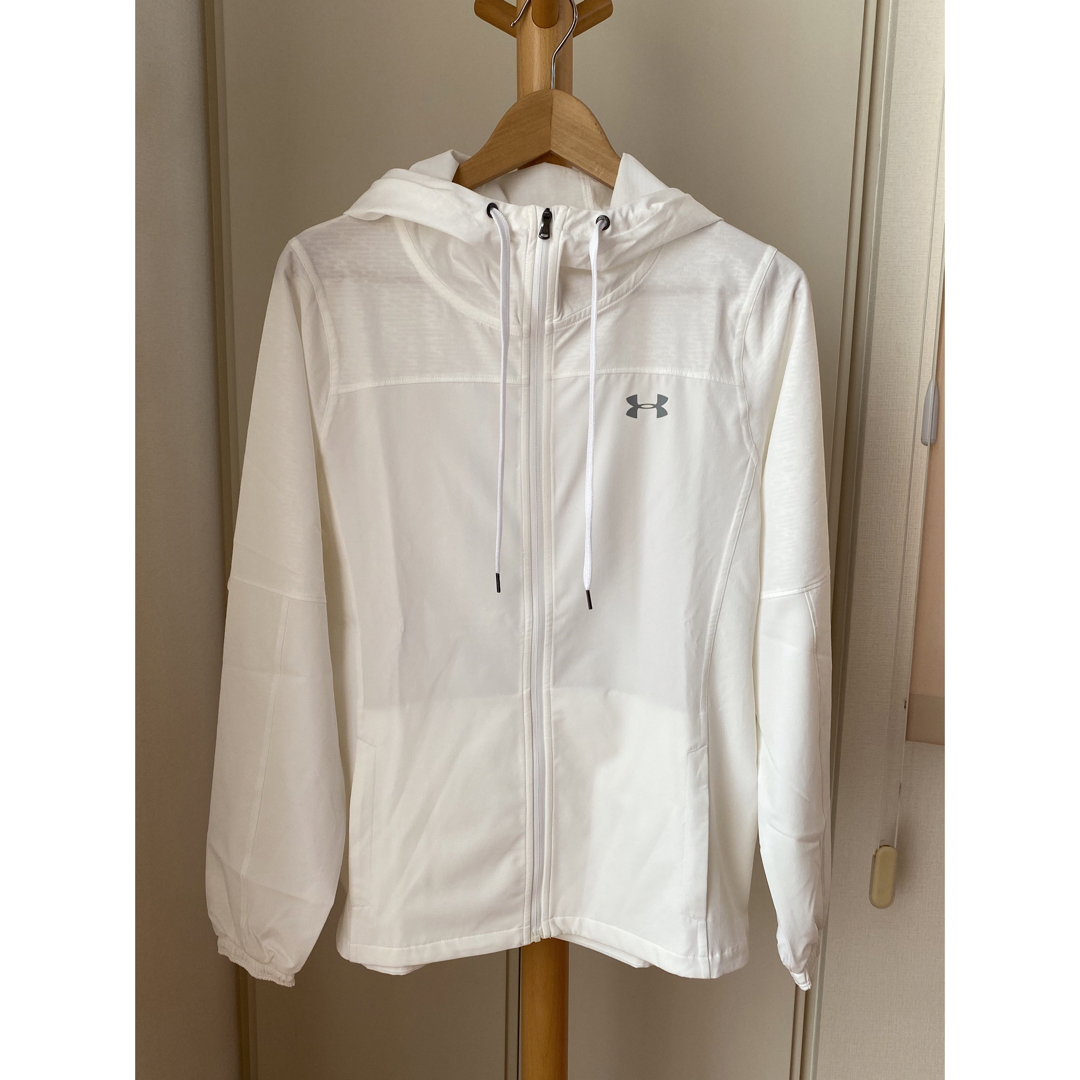 UNDER ARMOUR - Under Armour ホワイト ウィンドブレーカー Lサイズの